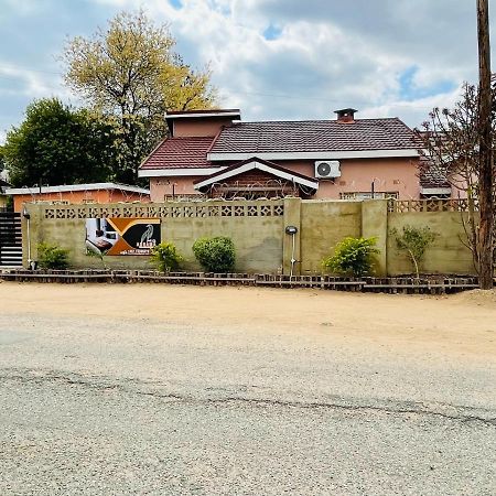 Abrama Bed And Breakfast Francistown Exteriér fotografie